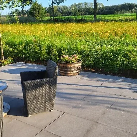 別荘 Buitengewoon *