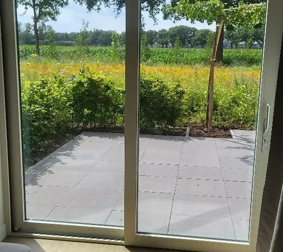 Buitengewoon Nyaraló *